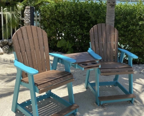 Aruba with Walnut tete a tete set