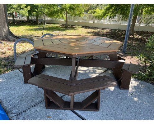 Octagon picnic table