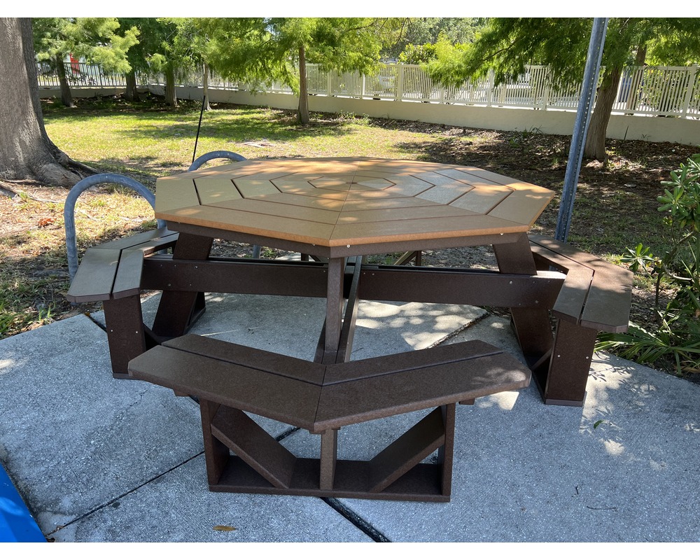 Octagon picnic table